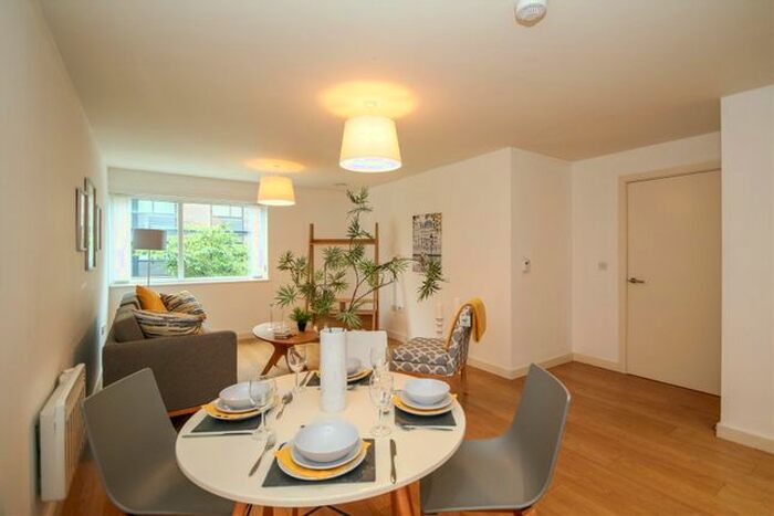 1 Bedroom Flat To Rent In Lexington Court, Broadway, Salford, M50