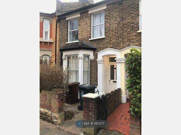 3 Bedroom Terraced House To Rent In Scotts Road, London, E10