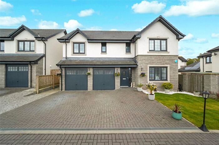 4 Bedroom Detached House For Sale In East Cairn View, Livingston, West Lothian, EH54