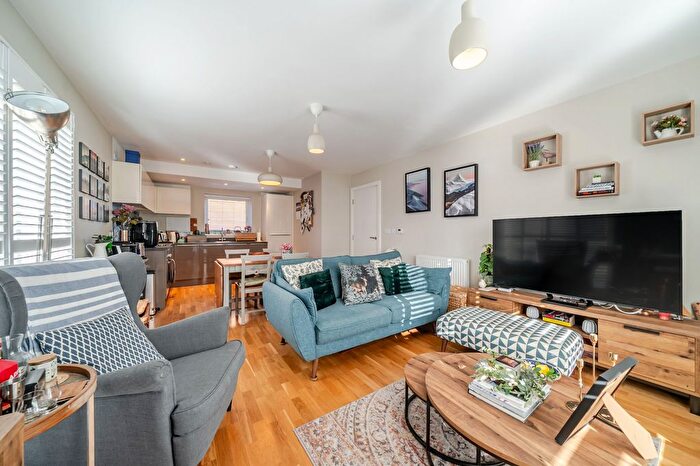 1 Bedroom Flat For Sale In Arla Place, Ruislip, HA4