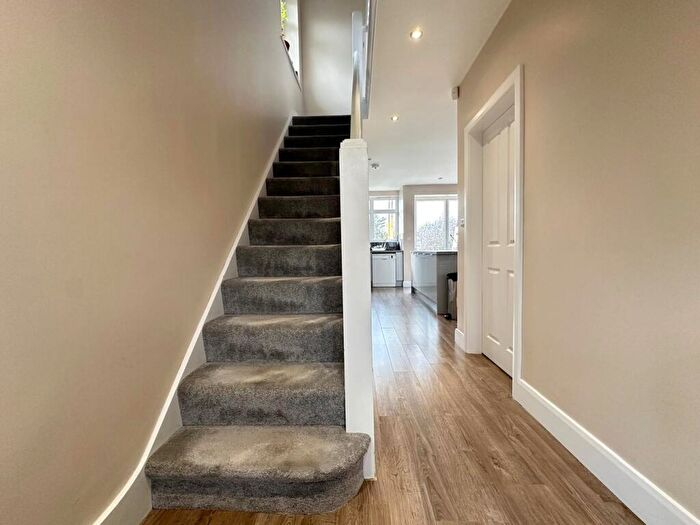 3 Bedroom Semi Detached House To Rent In Carisbrooke Close, Stanmore, HA7