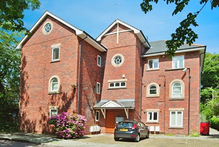 3 Bedroom Flat To Rent In Brunswick Road, Manchester, Greater Manchester, M20