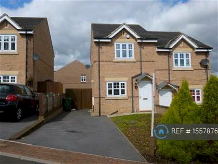 2 Bedroom Semi-Detached House To Rent In Rosedale Fold, Bradford, BD10
