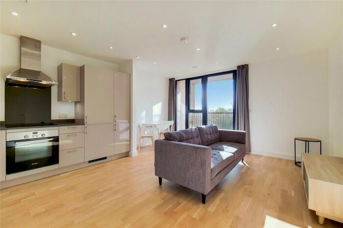 1 Bedroom Apartment To Rent In Burgess Springs, Chelmsford, CM1