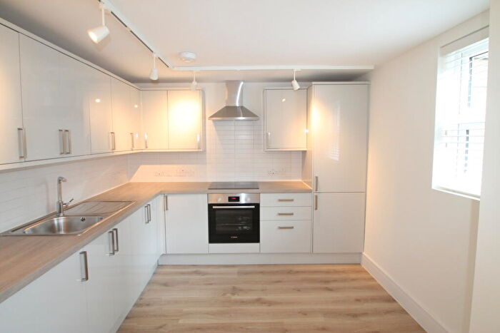 3 Bedroom Flat To Rent In Woolwich, SE18