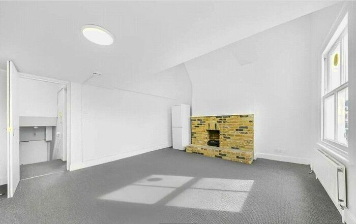 3 Bedroom Flat To Rent In Sevington Street, Little Venice, London, W9