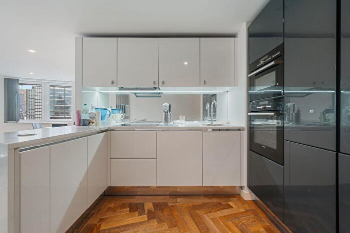 2 Bedroom Apartment To Rent In Eagle Point, City Road, London, EC1V