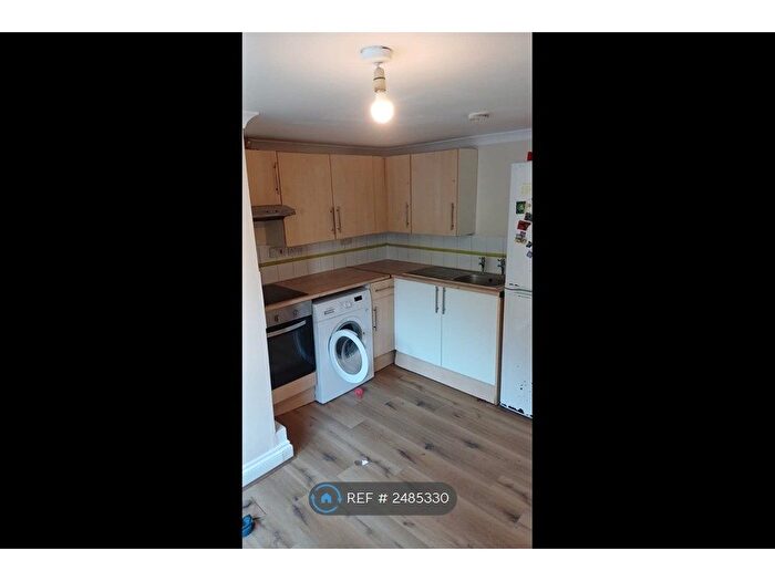 1 Bedroom Flat To Rent In Downs Road, Luton, LU1
