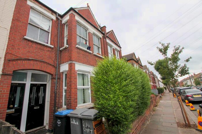 2 Bedroom Flat To Rent In Chapter Road, London, NW2