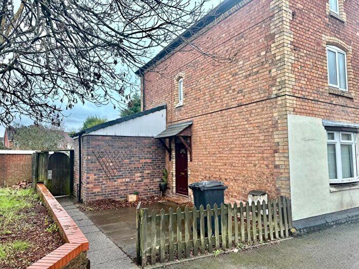 3 Bedroom End Of Terrace House To Rent In Tamworth Road, Tamworth, B77