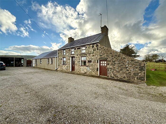 3 Bedroom Detached House For Sale In Pengroeslon, Gwynedd, LL53