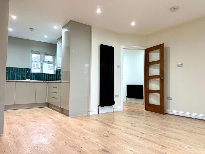 3 Bedroom Property To Rent In Hardie Road, Dagenham, RM10