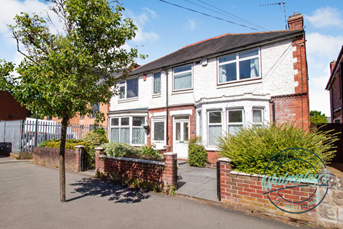3 Bedroom Semi Detached House For Sale In Brays Lane, Stoke, Coventry, CV2