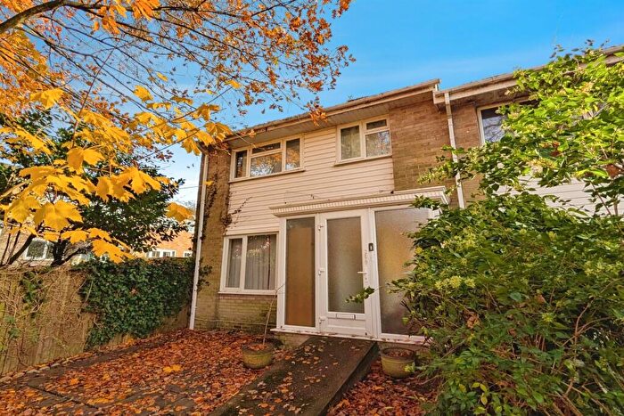 3 Bedroom End Of Terrace House To Rent In Oakwood Drive, SO16