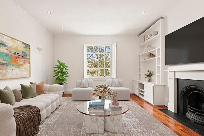 3 Bedroom Flat To Rent In Randolph Road, Warwick Avenue Station, W9