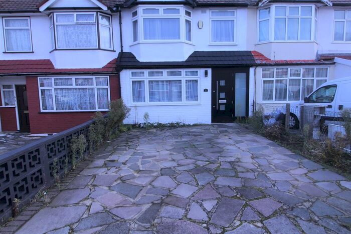4 Bedroom Property To Rent In Orchardleigh Avenue, Enfield EN3