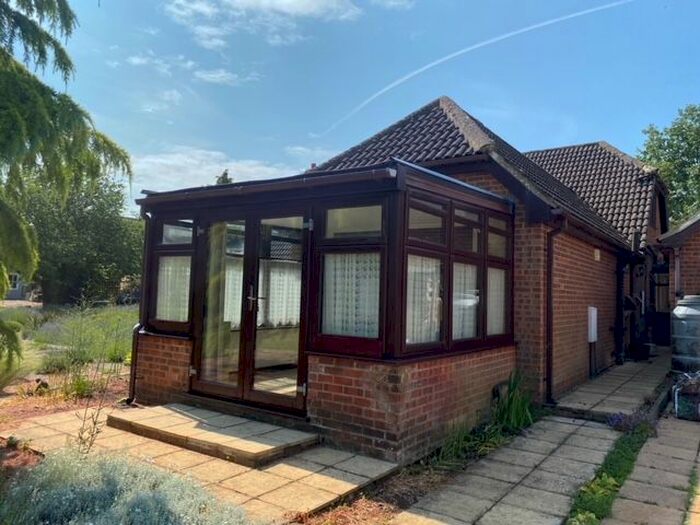 1 Bedroom Flat To Rent In Iffin Lane, Canterbury, CT4