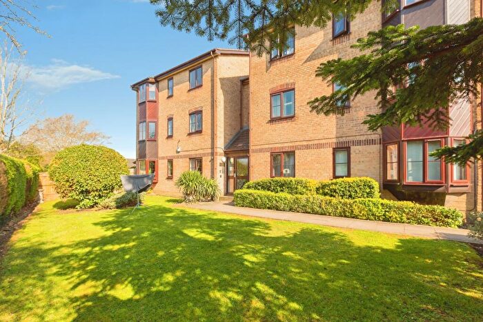 1 Bedroom Flat For Sale In Poets Chase, Aylesbury, HP21