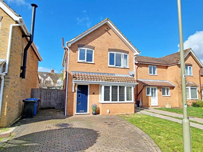 3 Bedroom Detached House For Sale In Banks Furlong, Chesterton, Bicester, OX26