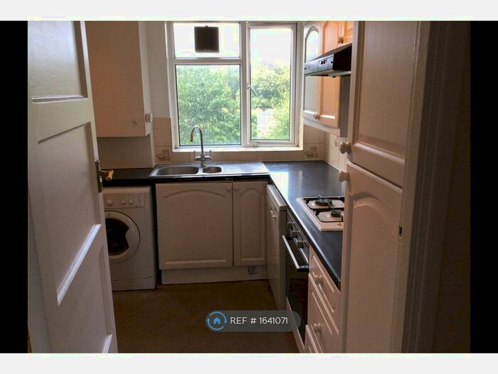 4 Bedroom Flat To Rent In Kingswood House, Kingston Upon Thames, KT2