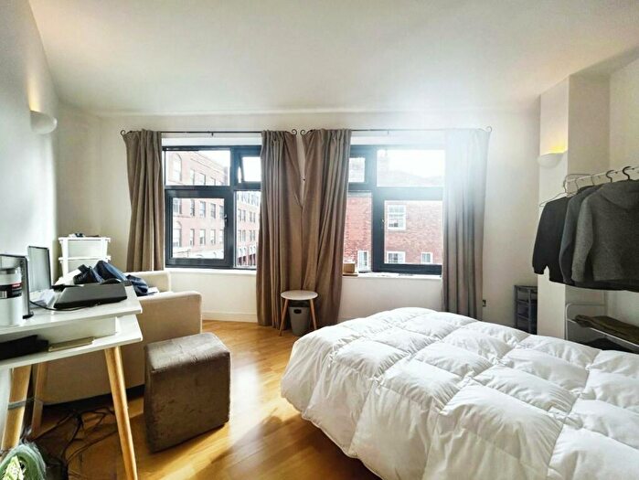 Apartment To Rent In Britannia House, Leeds, West Yorkshire, LS1
