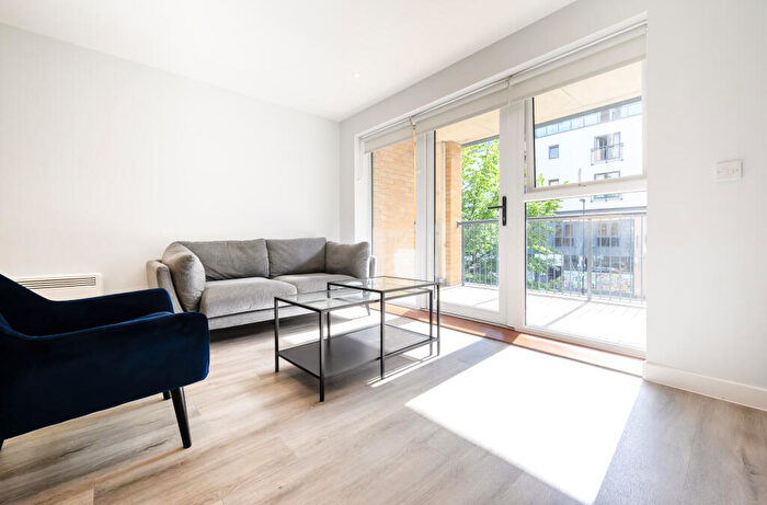2 Bedroom Apartment To Rent In Gatehouse Apartments, Southampton Southampton, SO14