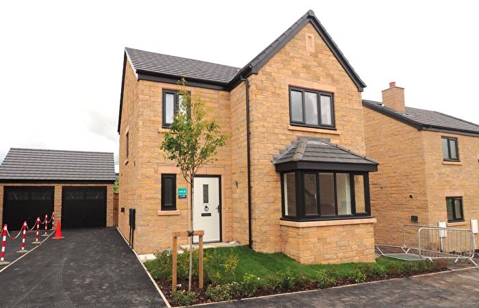 4 Bedroom Detached House To Rent In Barnes Street, New Mills, SK22