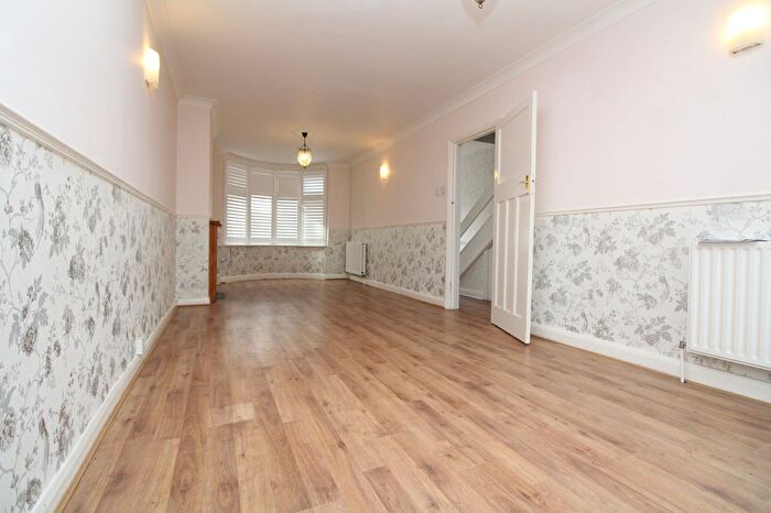 3 Bedroom End Terrace House To Rent In Yorkland Avenue, Welling, DA16