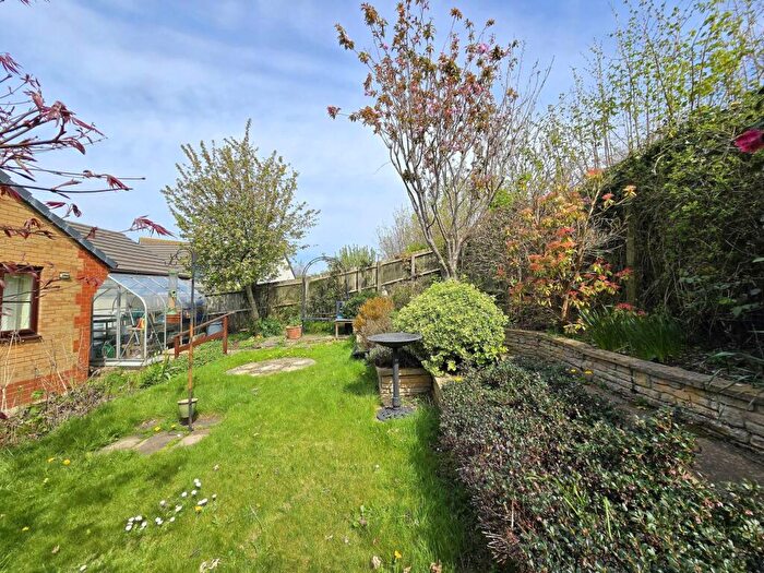 2 Bedroom Bungalow For Sale In East Ridge View, Bideford, EX39
