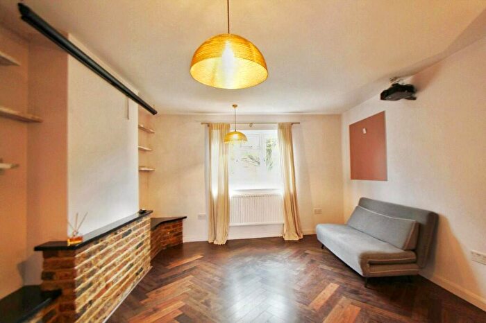 2 Bedroom Flat To Rent In King George Crescent, Wembley, Middlesex, HA0