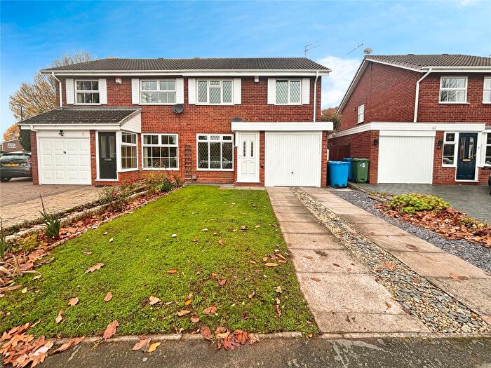 3 Bedroom Semi Detached House To Rent In Gainsborough Drive, Wolverhampton, Staffordshire, WV6