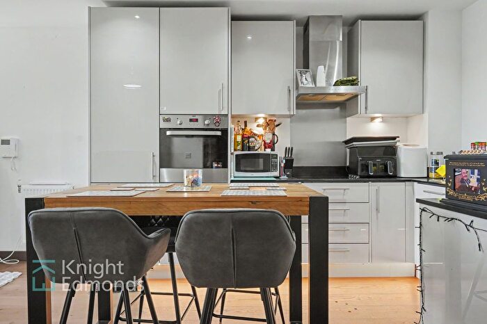 1 Bedroom Flat For Sale In Rosalind Drive, Ulysses House, ME14