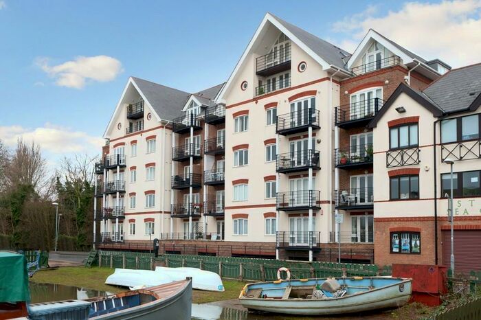 2 Bedroom Apartment To Rent In Steadfast Road, Kingston Upon Thames, Surrey, KT1