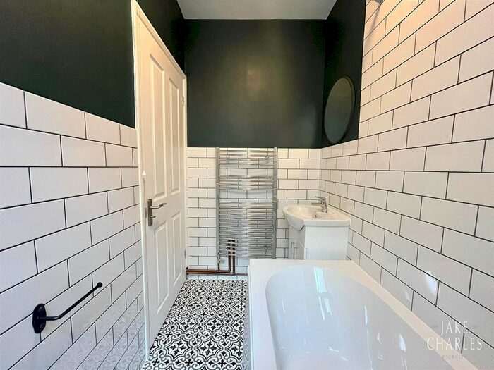 1 Bedroom Flat To Rent In Windsor Road, London, N13