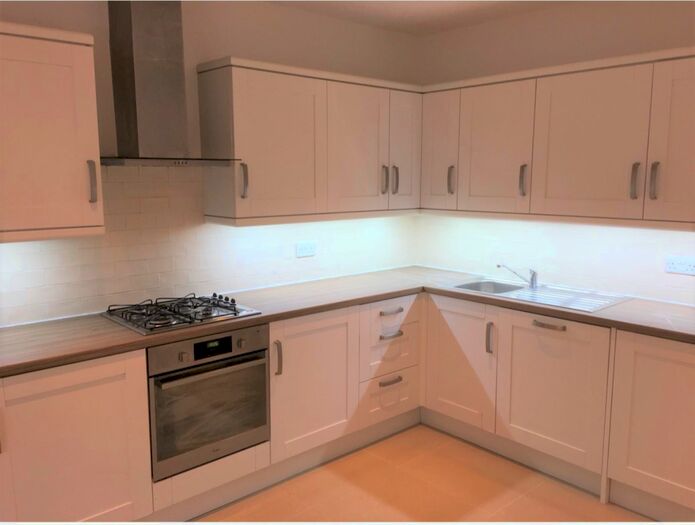 1 Bedroom Apartment To Rent In London Road, Leigh-on-Sea, Essex, SS9