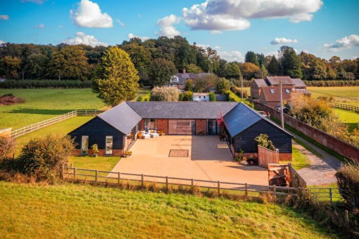 5 Bedroom Detached House For Sale In Chesham Road, Wigginton, Tring, HP23