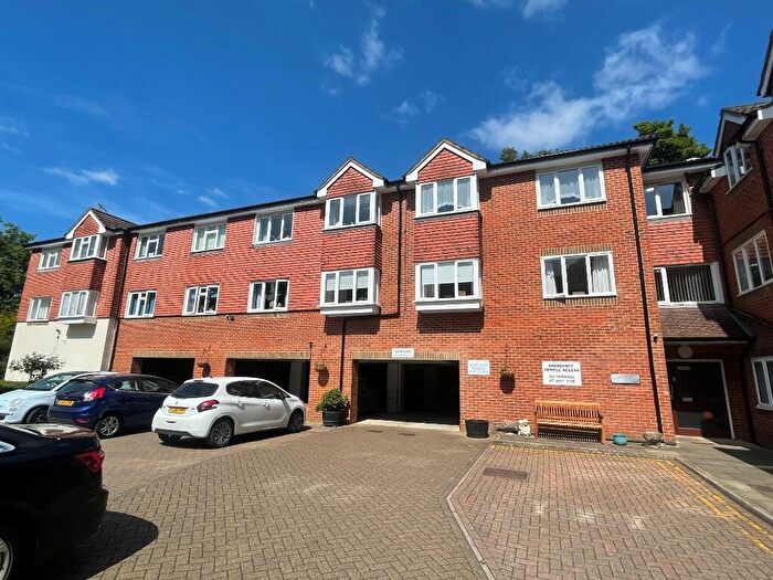 1 Bedroom Apartment For Sale In Town End Street, Godalming, Surrey, GU7