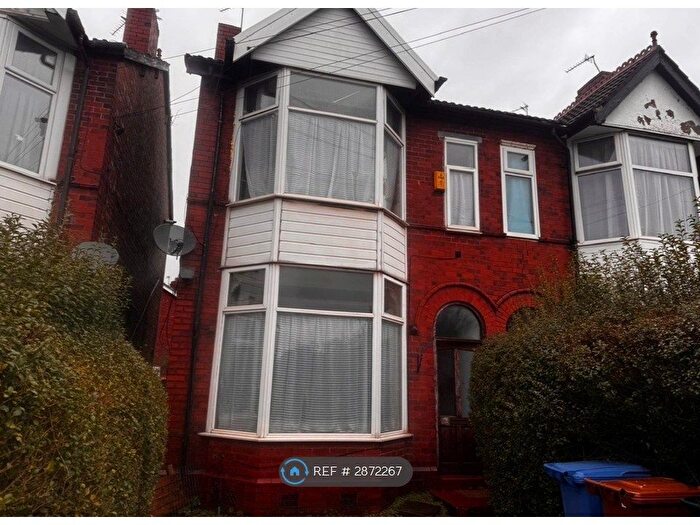 3 Bedroom Semi Detached House To Rent In Stockport Road, Stockport, SK3