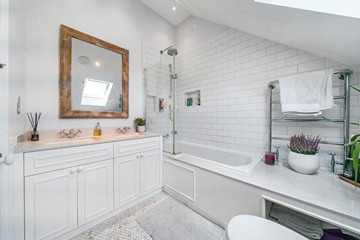 3 Bedroom Flat For Sale In Orville Road, Battersea, London, SW11