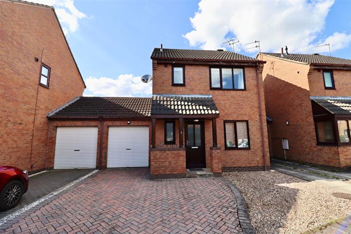3 Bedroom Link Detached House To Rent In Garrick Close, Pocklington, YO42