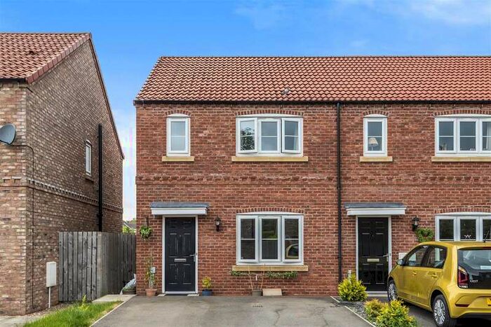 3 Bedroom End Of Terrace House To Rent In 12, Bursary Court, Pickering, North Yorkshire, YO18