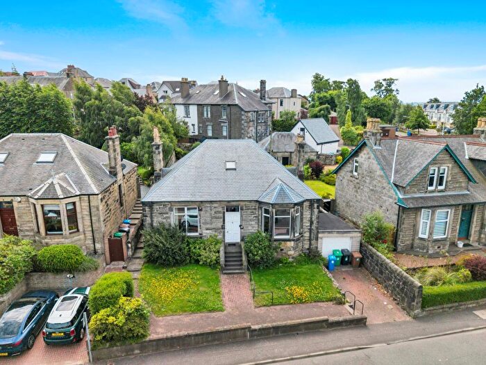 4 Bedroom Detached Bungalow For Sale In Halbeath Road, Dunfermline, KY12