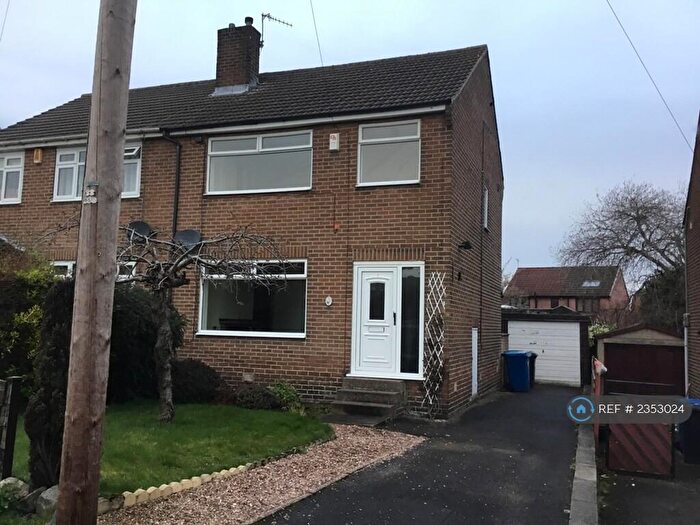 3 Bedroom Semi-Detached House To Rent In Greenside Avenue, Chesterfield, S41