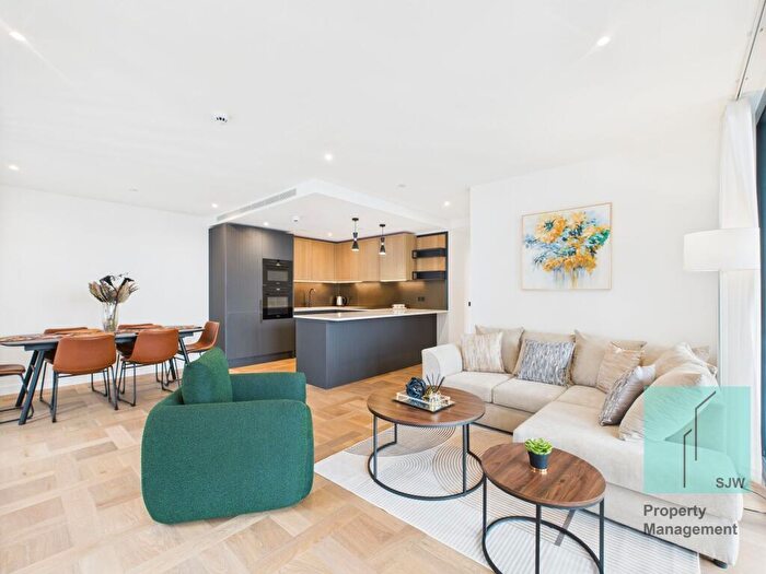 3 Bedroom Apartment To Rent In Boxwood Gardens, London, E1W