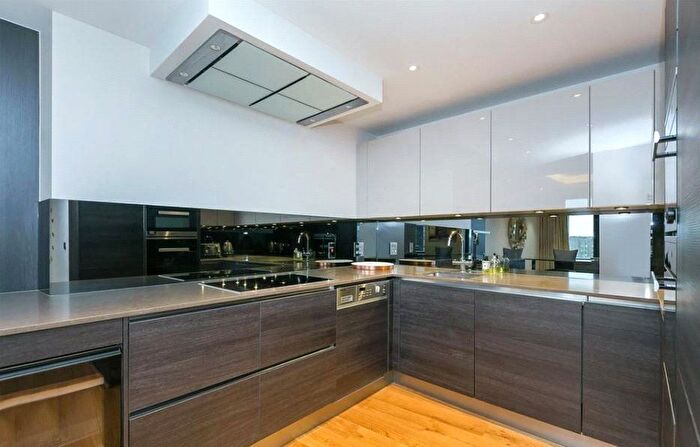 3 Bedroom Flat To Rent In Searle House, St Johns Wood, London, NW8