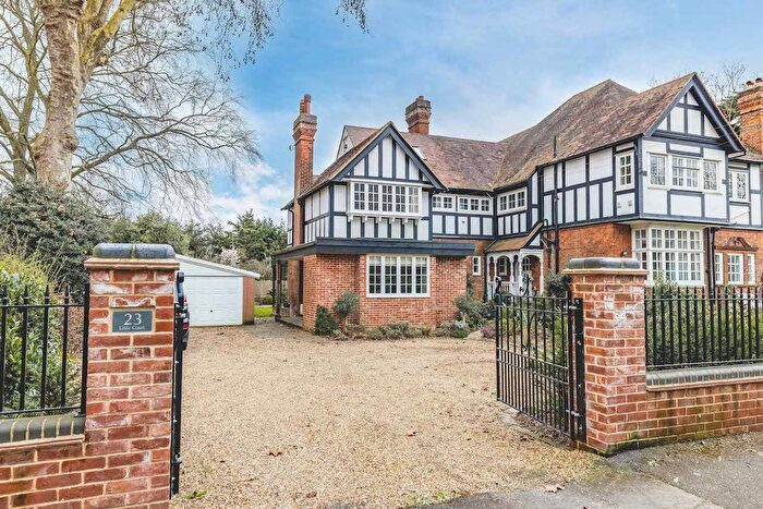 3 Bedroom Semi-Detached House For Sale In The Avenue, Datchet, SL3