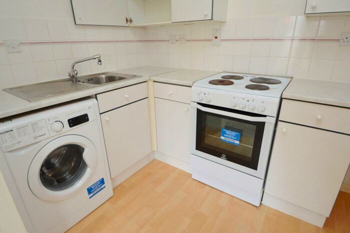 1 Bedroom Apartment To Rent In Maplin Park, Langley, Berkshire, SL3