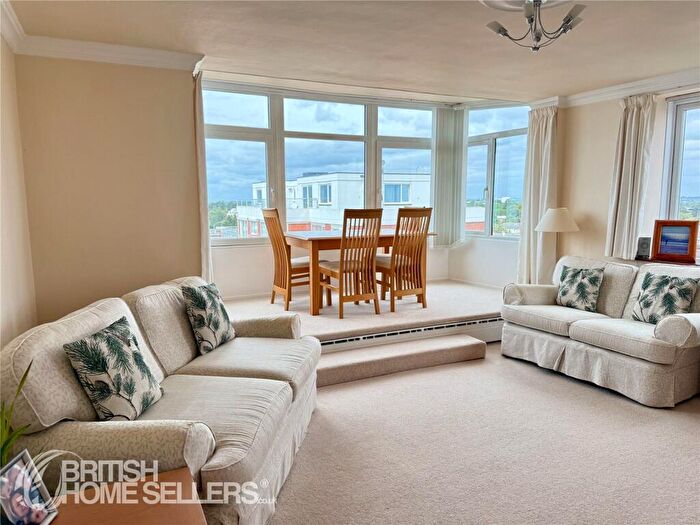 2 Bedroom Apartment For Sale In West Cliff Road, Bournemouth, Dorset, BH2