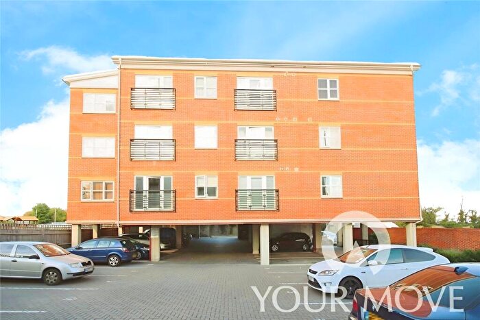 2 Bedroom Flat For Sale In Lawn Road, Northfleet, Gravesend, Kent, DA11