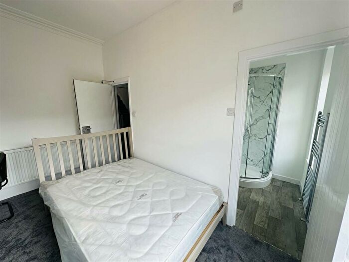 5 Bedroom Terraced House To Rent In Portland Road, Nottingham, NG7